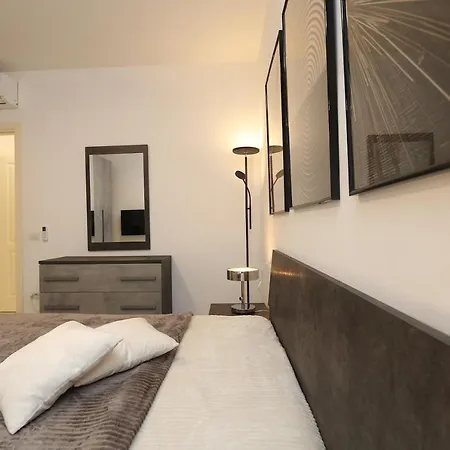 Comfy Living! Renovated 2 At Ambra Apartments-lift-secure Parking-great Area! Apartamento *