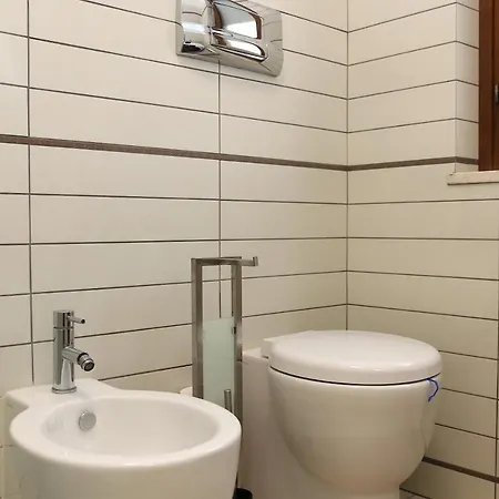 Apartment Comfy Living! Renovated 2 At Ambra Apartments-lift-secure Parking-great Area! Olbia